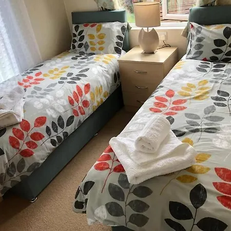 Daisy With Hot Tub * Malton