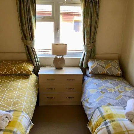 Daisy With Hot Tub *